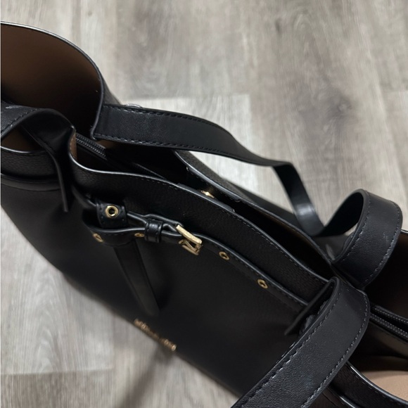 Michael Kors Women’s Handbag Purse Emilia Large East West Center Zip Tote Bag - Picture 9 of 9